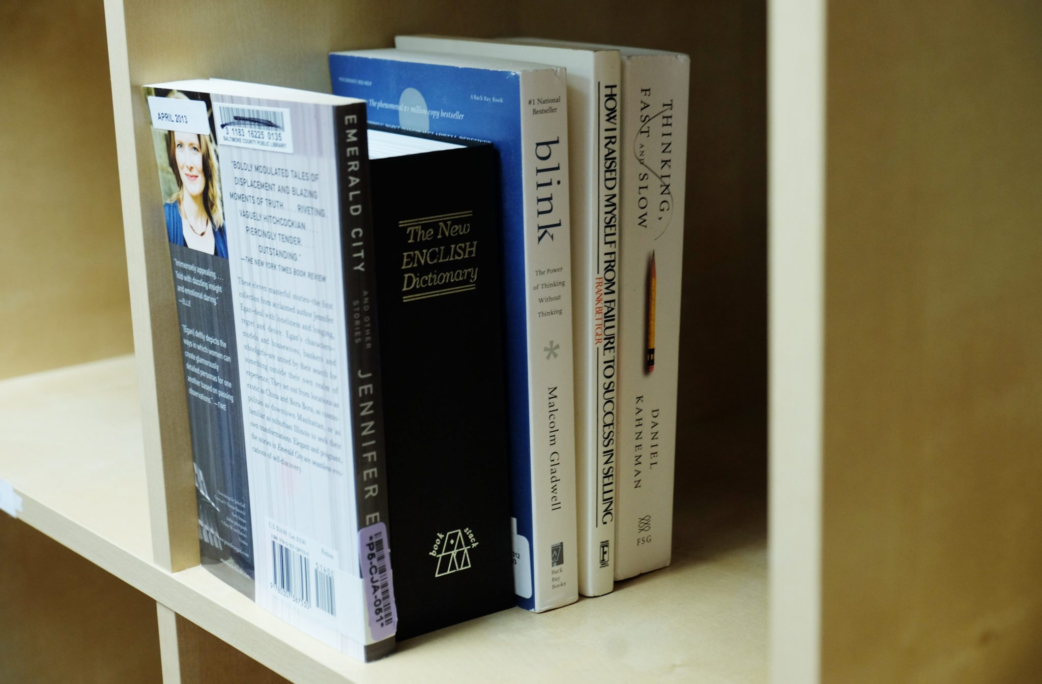 BB2RBDictionary Dictionary Hidden Camera - Image 2
